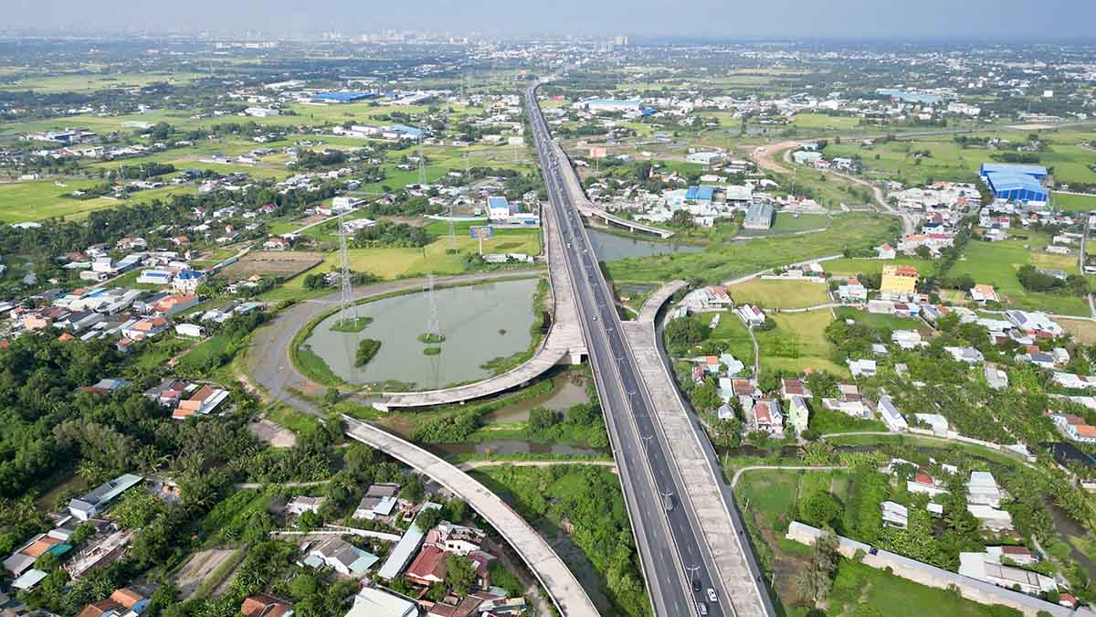 Điểm sáng đầu tư Khu Tây thành phố Hồ Chí Minh 5 Cao Toc Ben Luc Long