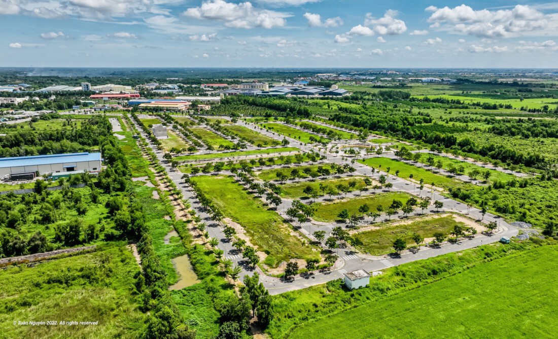 Đất nền rục rịch trở lại, nhà đầu tư phía Nam từng "đu đỉnh" nay đã thoát cảnh cắt lỗ? 2 Tien do thuc te Lago Centro