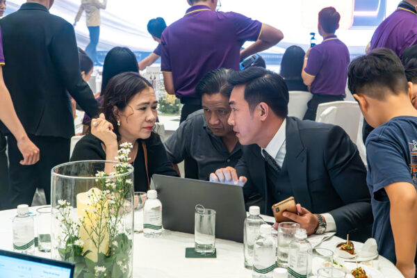 SỰ KIỆN RA MẮT TÒA THÁP ELEVA – DESTINO CENTRO: "THỊNH VƯỢNG GIỮA TÂM ĐIỂM TOD TÂY SÀI GÒN" CHÍNH THỨC TẠO NÊN CƠN ĐỊA CHẤN TẠI KHU TÂY 38 z7889605481445 b77564706e29ccbc7d37ec213602810e