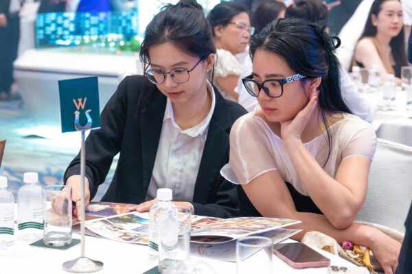 SỰ KIỆN RA MẮT TÒA THÁP ELEVA – DESTINO CENTRO: "THỊNH VƯỢNG GIỮA TÂM ĐIỂM TOD TÂY SÀI GÒN" CHÍNH THỨC TẠO NÊN CƠN ĐỊA CHẤN TẠI KHU TÂY 39 z7889605510729 0cb378426461404857701ef73d0fc854