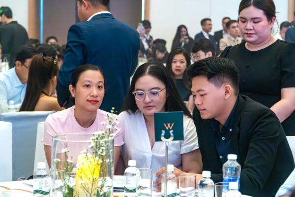 SỰ KIỆN RA MẮT TÒA THÁP ELEVA – DESTINO CENTRO: "THỊNH VƯỢNG GIỮA TÂM ĐIỂM TOD TÂY SÀI GÒN" CHÍNH THỨC TẠO NÊN CƠN ĐỊA CHẤN TẠI KHU TÂY 40 z7889605544557 7dd96ef9617b33f9827231348c19c9f8