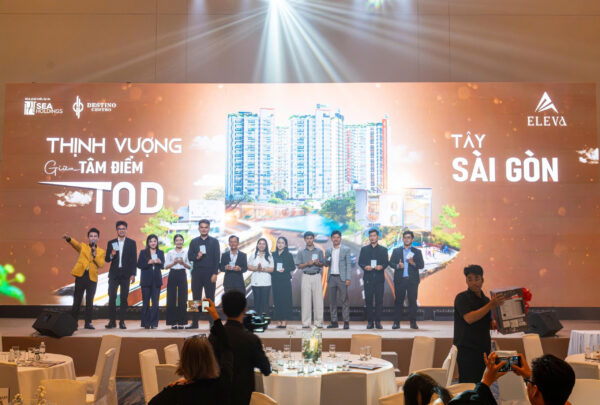 SỰ KIỆN RA MẮT TÒA THÁP ELEVA – DESTINO CENTRO: "THỊNH VƯỢNG GIỮA TÂM ĐIỂM TOD TÂY SÀI GÒN" CHÍNH THỨC TẠO NÊN CƠN ĐỊA CHẤN TẠI KHU TÂY 51 z7889605878504 f4bc4c2274f0c5b4c332e65e97fbcfd7